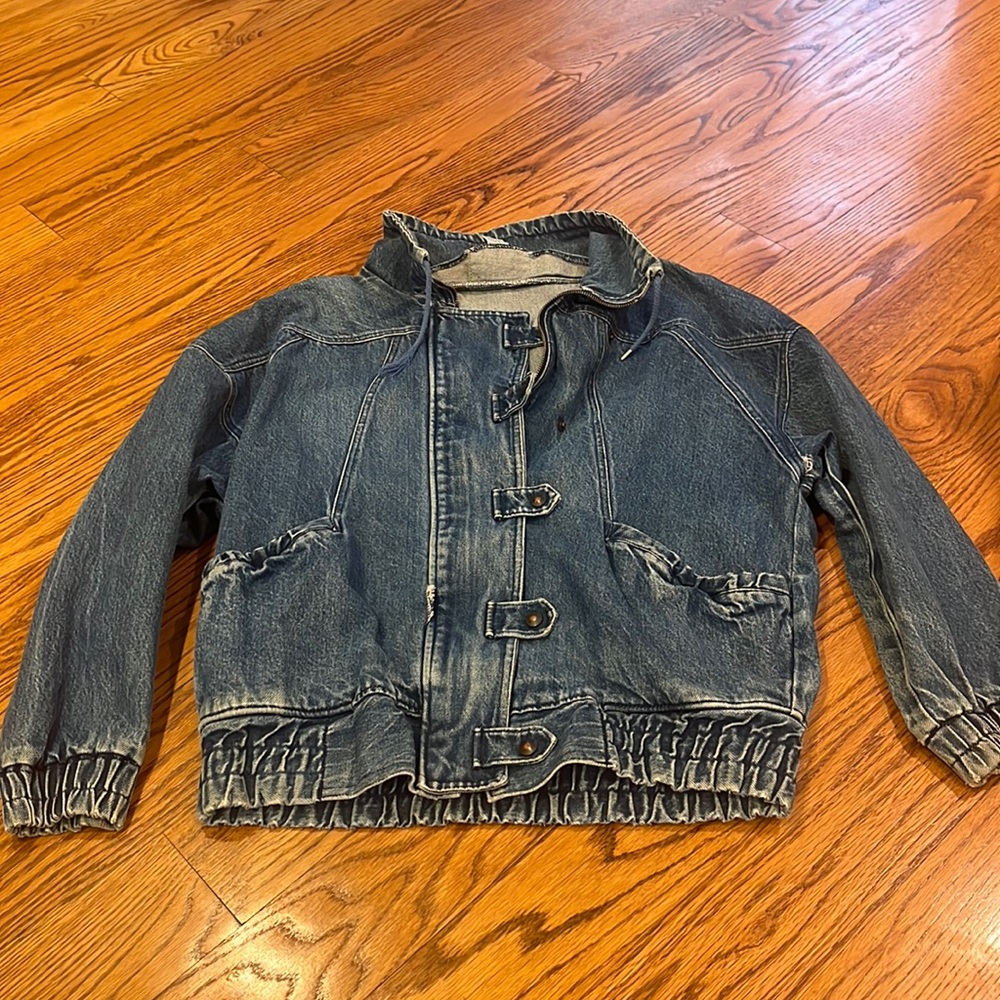 Learsi Woman’s Jean Jacket Size M